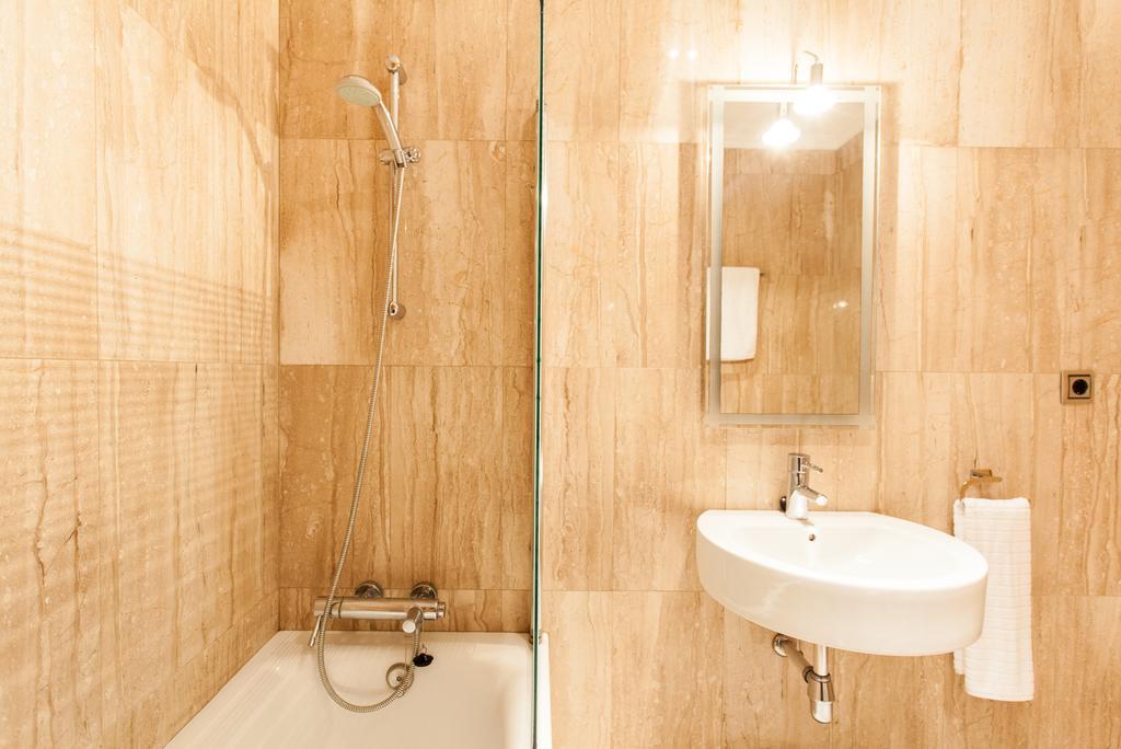 Holi-Rent Castilla เซบีญา ภายนอก รูปภาพ