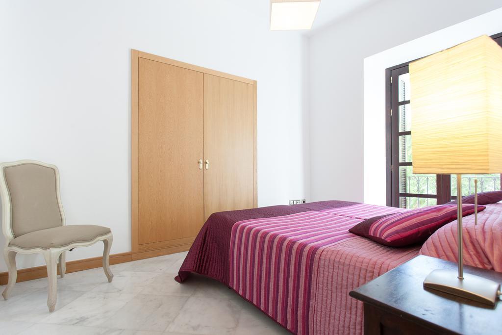 Holi-Rent Castilla เซบีญา ภายนอก รูปภาพ