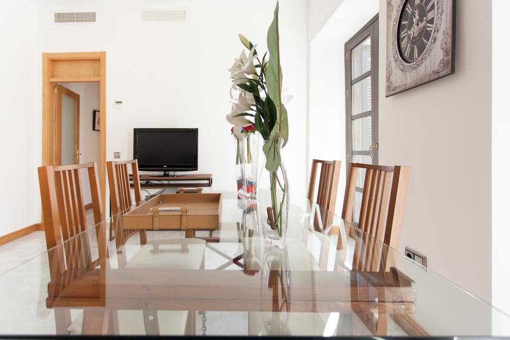 Holi-Rent Castilla เซบีญา ภายนอก รูปภาพ