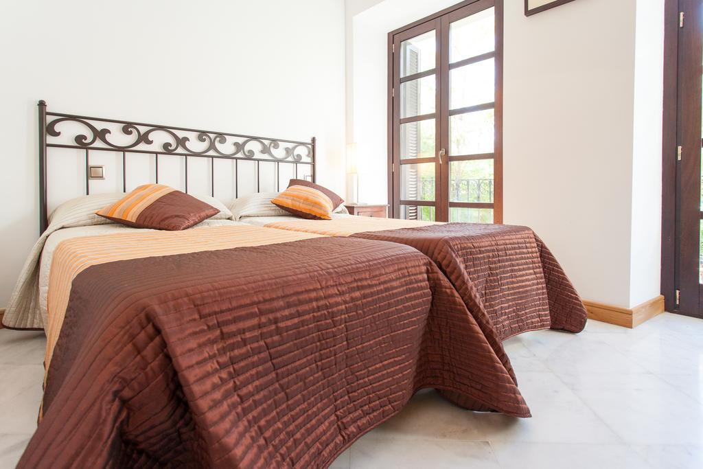 Holi-Rent Castilla เซบีญา ภายนอก รูปภาพ