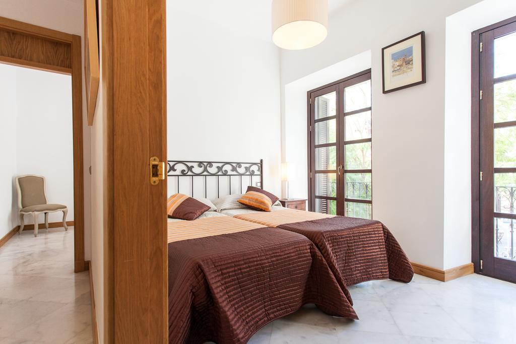 Holi-Rent Castilla เซบีญา ภายนอก รูปภาพ