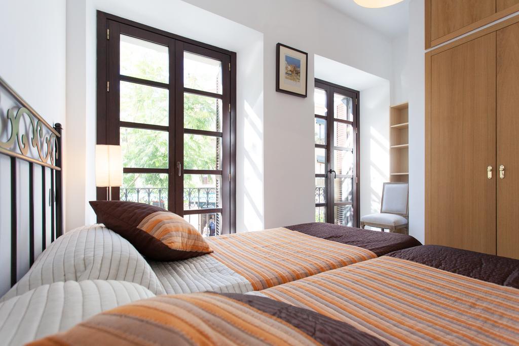 Holi-Rent Castilla เซบีญา ภายนอก รูปภาพ