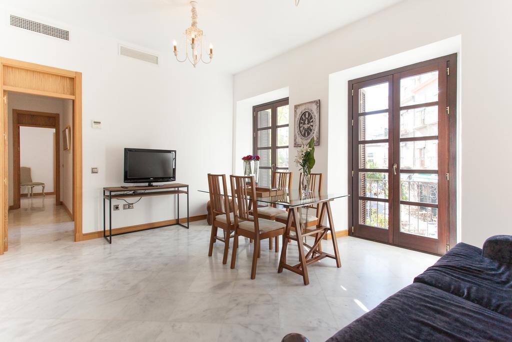 Holi-Rent Castilla เซบีญา ภายนอก รูปภาพ
